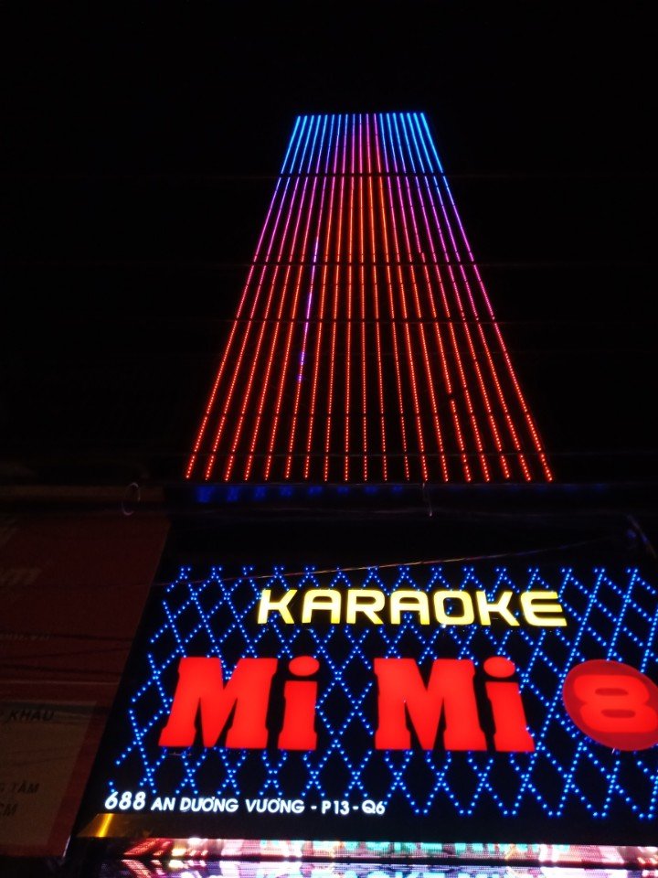 Bảng hiệu Karaoke MiMi Quận 6